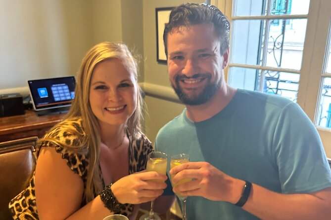 French Quarter Small-Group Cocktail and Foodie Crawl - The guides make or break the pace