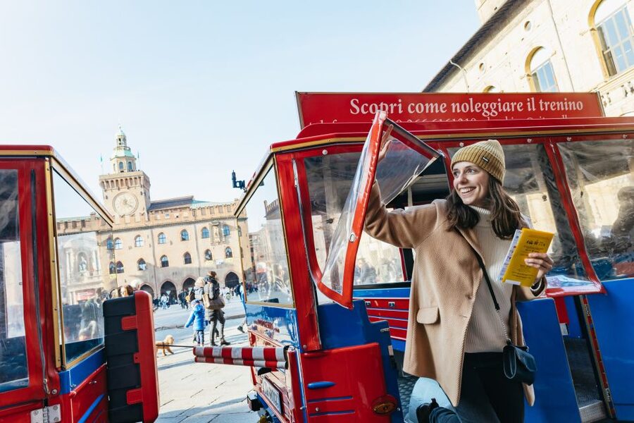 From Bologna: Roundtrip San Luca Train Ticket & Food Tasting - Choosing your return train