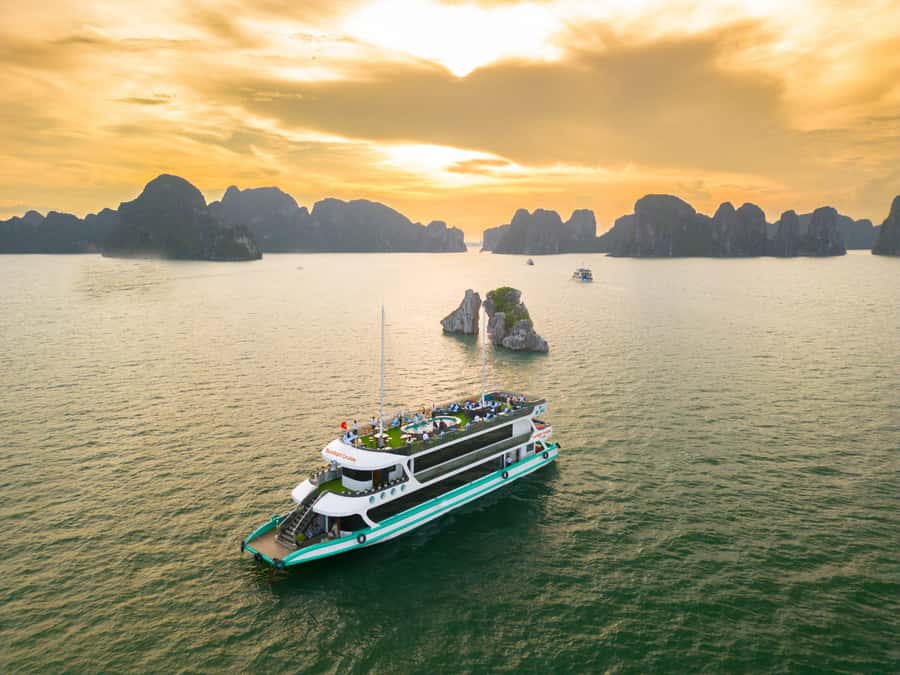 From Hanoi: Ha Long Bay Luxury Day Cruise with Food & Kayak - Key points to know before booking