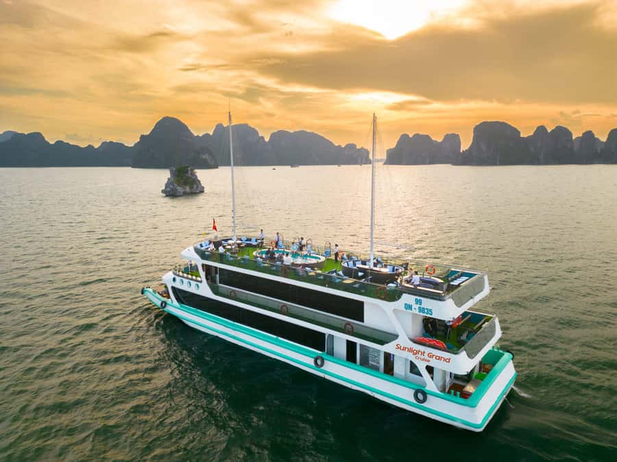 From Hanoi: Ha Long Bay Luxury Day Cruise with Food & Kayak - Sung Sot Cave and a walk beneath the limestone