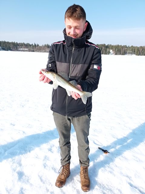 From Helsinki: Bodom Lake Ice Fishing with Food & Drinks - Dressing for Bodom Lake in winter