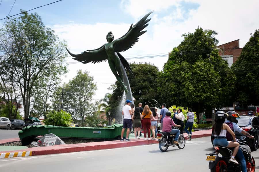 From Medellin: Guatape El Peñol with boat + gastronomic tour - El Peñol Rock and the Choice to Climb