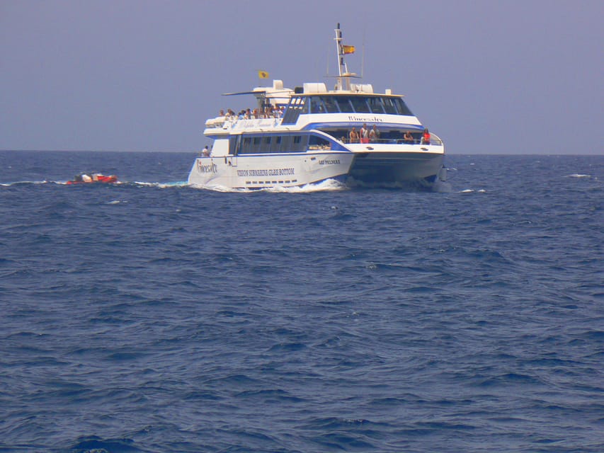 From Puerto Rico: Boat trip along the coast w/ Food & Drinks - The south coast from the water