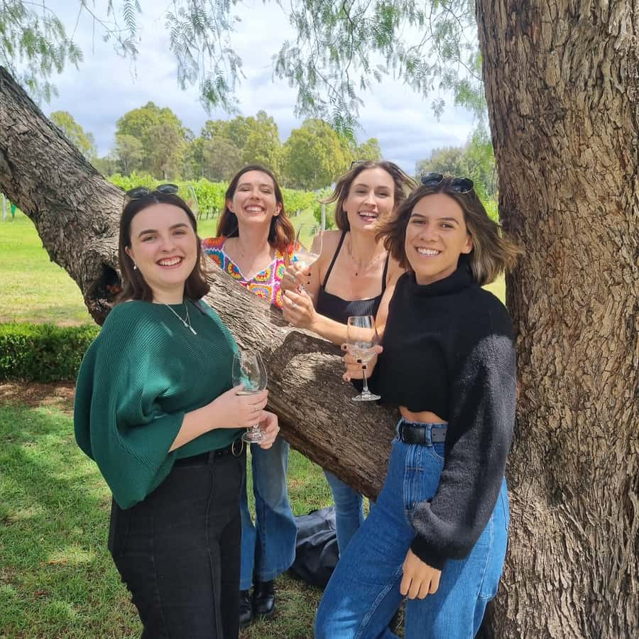 From Sydney: Hunter Valley Wine, Gin & Food Tastings Tour - First stops: production stories and boutique wine