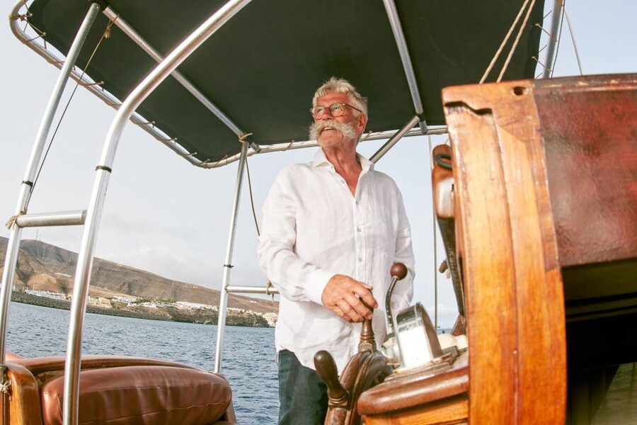 Fuerteventura: Sunset boat trip with DJ, Food & Drinks - The included drinks and oriental tasting menu