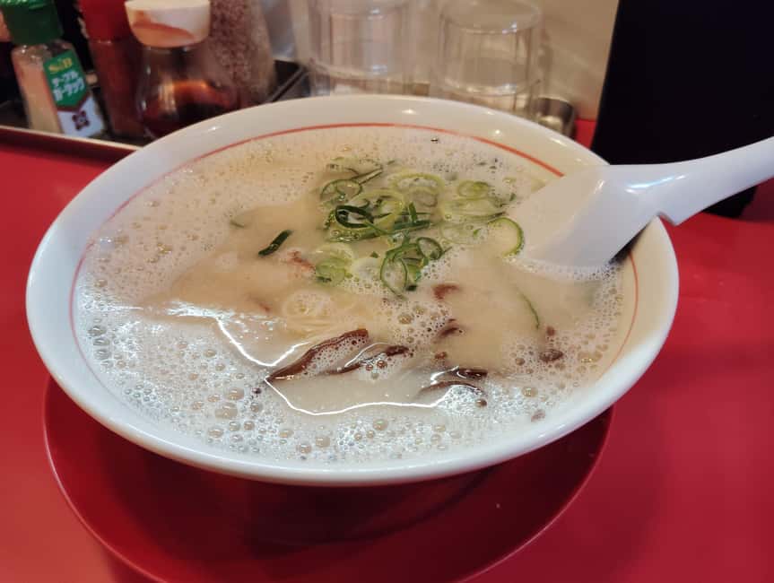 Fukuoka: Nakasu Food Stall Private Guided Tour with Tastings - Language help without losing the local feel