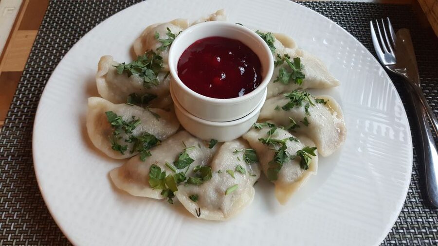 Gdansk Traditional Food Tour with Old Town Sightseeing - The guide’s role makes the difference