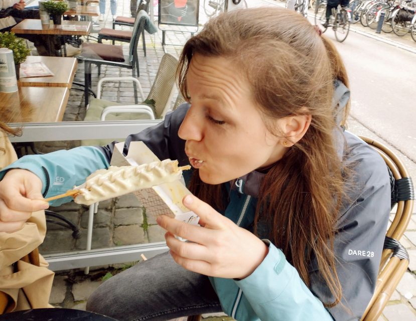 Ghent: Guided City Tour with Food Tastings - Five tastings that turn lunch into a city lesson