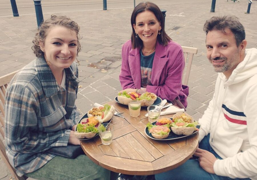 Ghent: Guided City Tour with Food Tastings - How much food do you really get?
