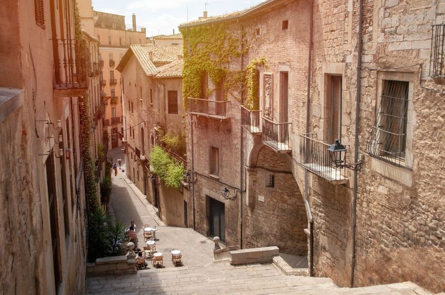 Girona: Guided 2-Hour Walking Tour with Food Tasting - Roman Girona and the old town
