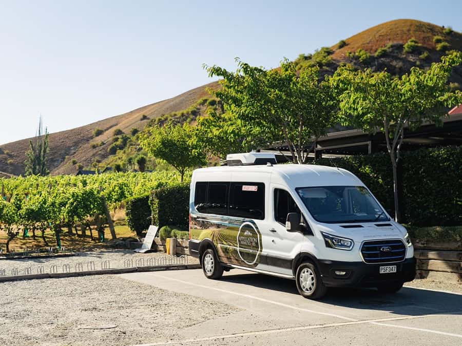 Gourmet Food and Wine Tour with Lunch and Wine Tastings - The Kawarau Gorge Sets the Scene