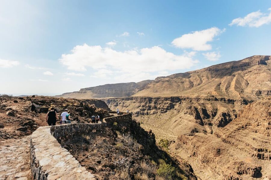 Gran Canaria: The Red Canyon Tour with Local Food Tasting - What to wear and how difficult the walking feels