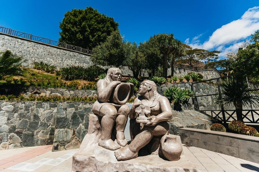 Gran Canaria: The Red Canyon Tour with Local Food Tasting - La Fortaleza de Ansite and the Canarii past