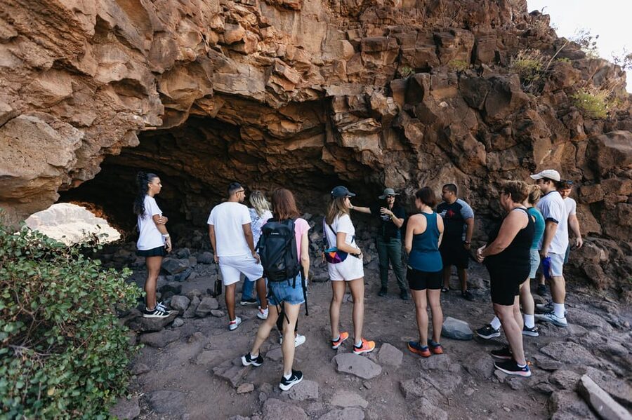 Gran Canaria: The Red Canyon Tour with Local Food Tasting - Guriete Viewpoint and the Tirajana caldera
