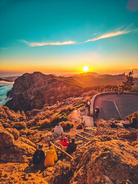 Gran Canaria: Volcano Sunset Tour and Local Food Tasting - Bandama: the first crater and a fast lesson in geology