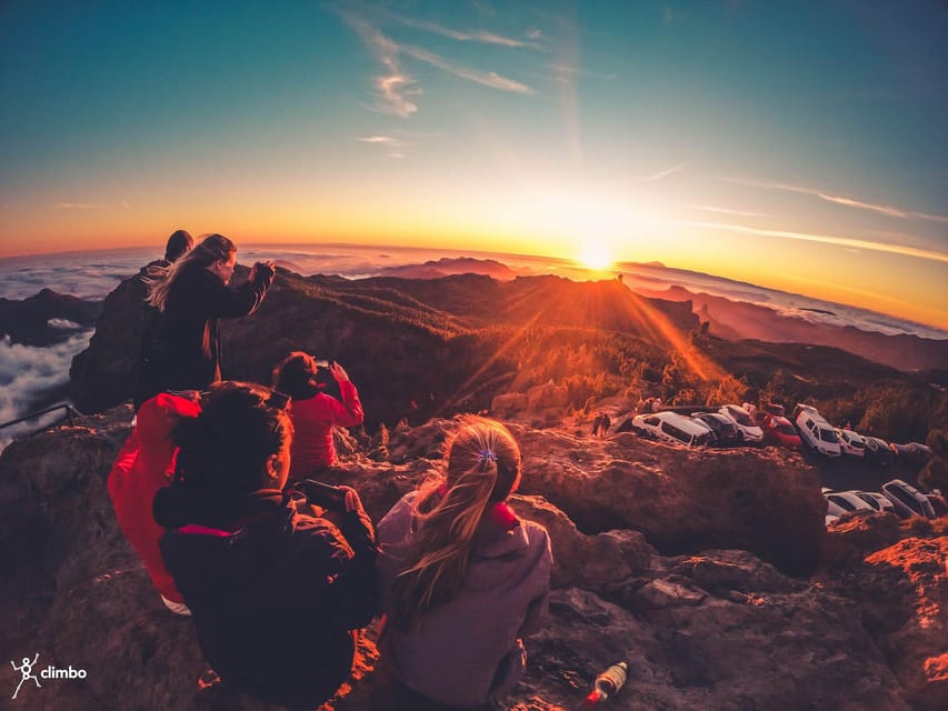 Gran Canaria: Volcano Sunset Tour and Local Food Tasting - Cruz de Tejeda brings food and mountain culture