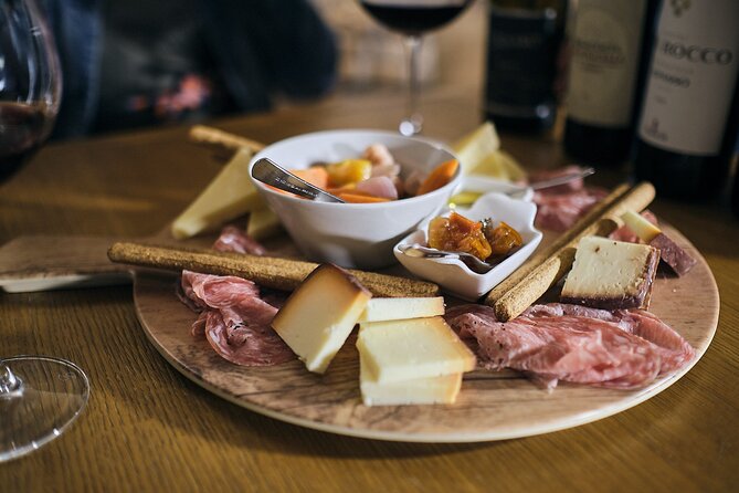 Guided Food Tour with Wine Tastings in Genoa - Key points at a glance