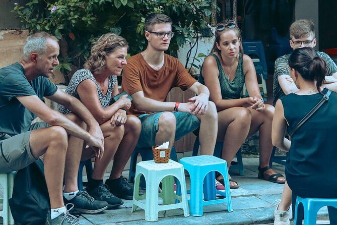 Ha Noi Walking Food Tour, Non Vegetarian,Vegan, vegetarian Option - Hoan Kiem Walking Street after dark