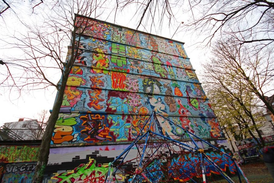 Hamburg: Schanzenviertel Culinary Tour - Carl Hagenbeck, the old piano factory, and local craft