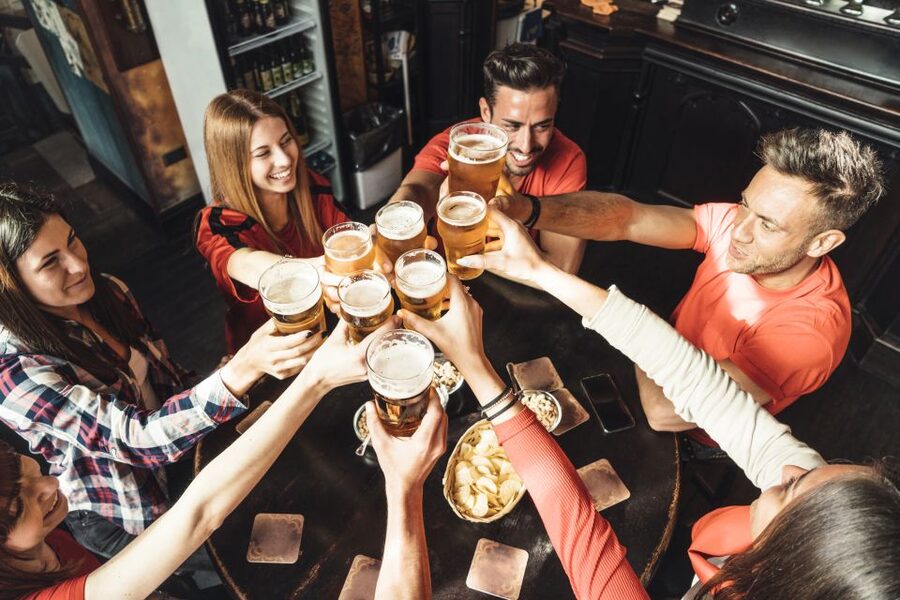 Hamburg: Schanzenviertel Food and Beer Tour - Walking through the former meatpacking district
