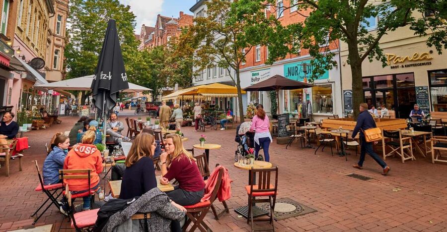 Hannover: Culinary walking tour district List/Oststadt - Bahlsen and the business history of Hannover