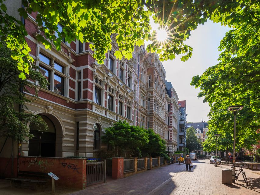 Hannover: Culinary walking tour district List/Oststadt - A green pause in Eilenriede