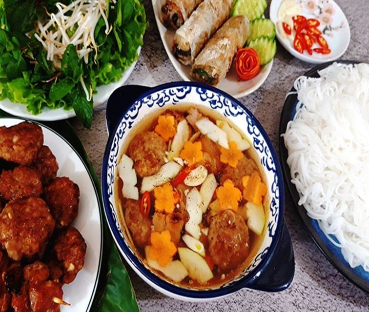 Hanoi: Eat Like a Local Small Group Street Food Tour - Coffee, Train Street, and the flexible ending