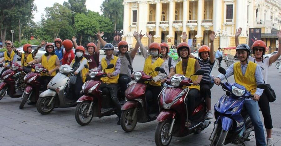 Hanoi: Food and Sightseeing Motorbike Tour with 7 Tastings - The food trail: seven stops and tasting moments