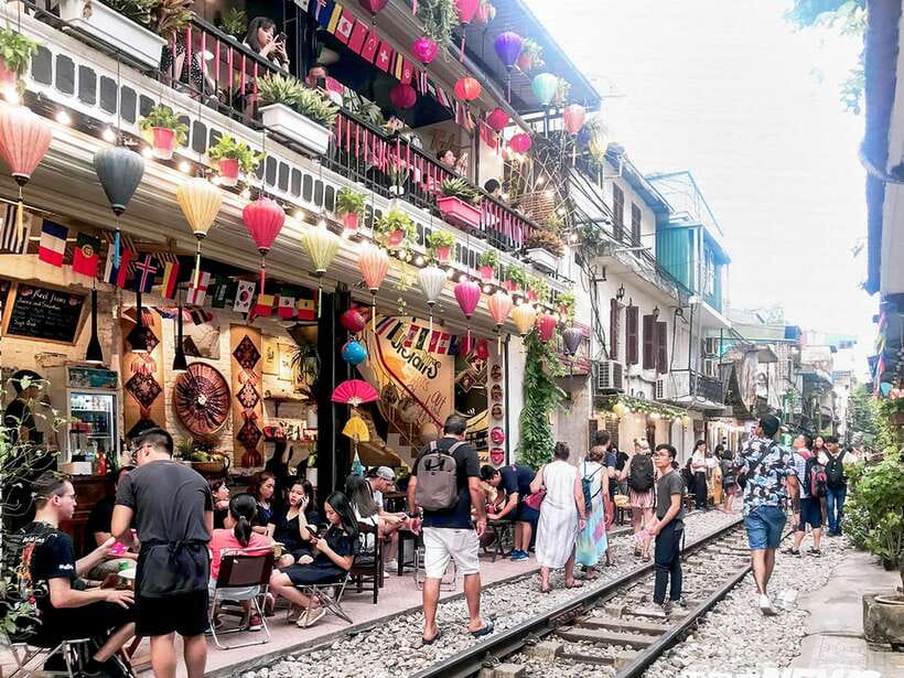 Hanoi: Guided Food Tour with Train Street Visit - What $19 really buys you