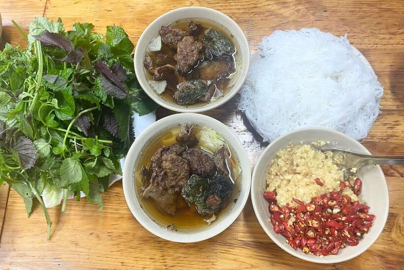 Hanoi: Guided Street Food Tour with Train Street Experience - Why Train Street is the perfect finale