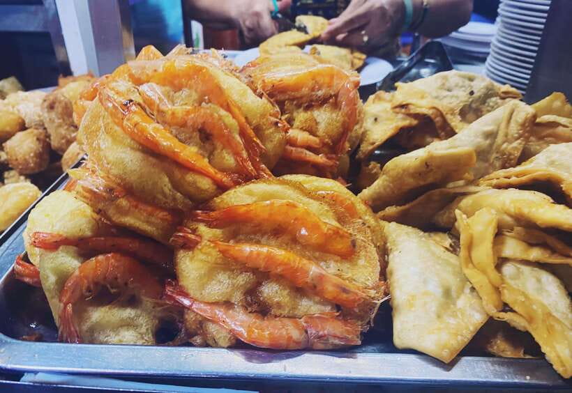 Hanoi: Guided Street Food Tour with Train Street Experience - What the guides add to the evening