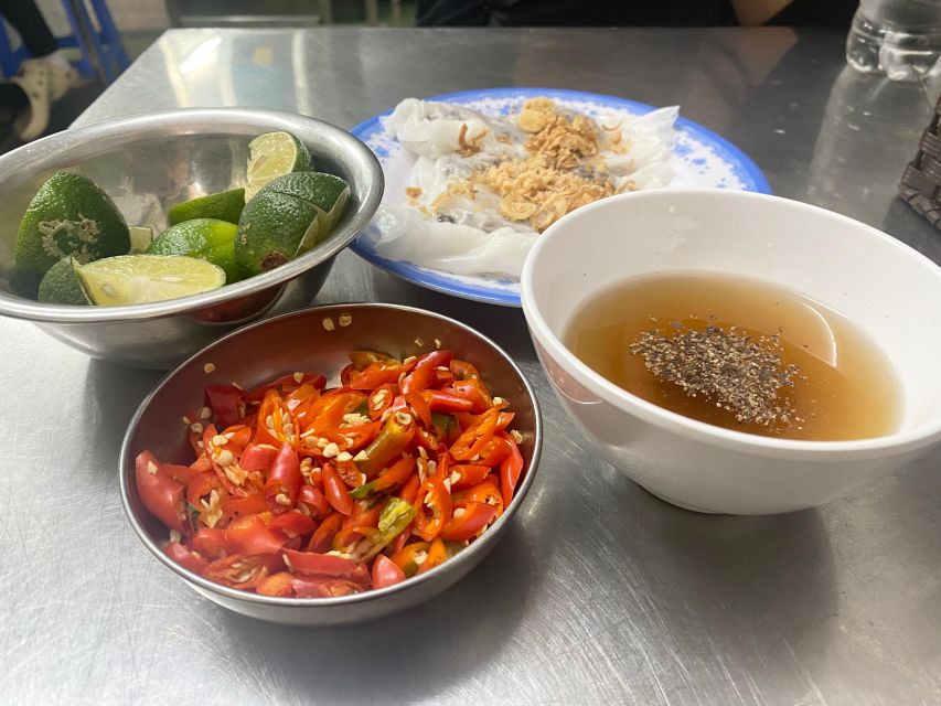 Hanoi: Guided Street Food Tour with Train Street Experience - Three hours on foot, with a drink at the tracks