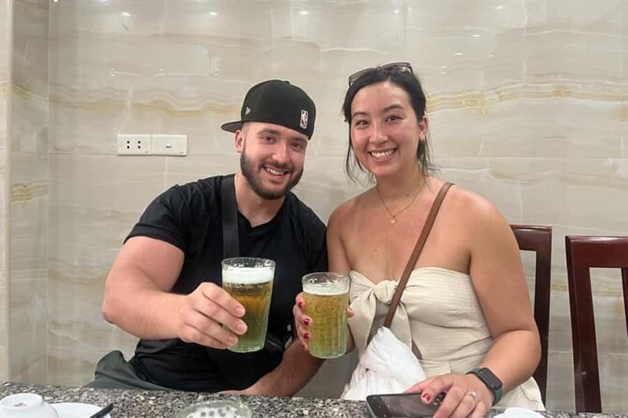 Hanoi Local Fresh Beer and Culinary Tour with Train Street - Banh mi and Saigon Beer on Hang Da Street