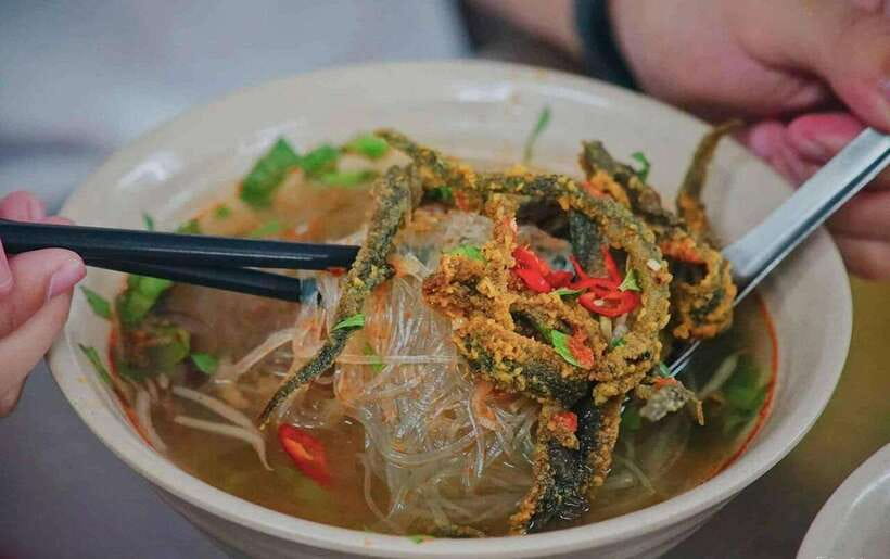 Hanoi: Michelin Guide Street Food Walking Tour - Key points at a glance