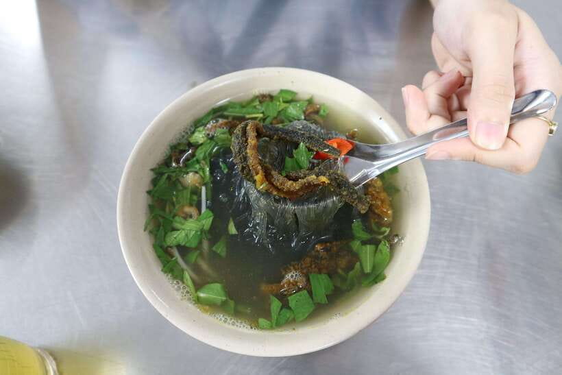 Hanoi: Michelin Guide Street Food Walking Tour - Second bowl: glass noodles and crispy fried eel