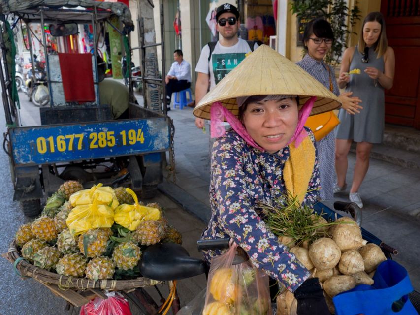 Hanoi: Street Food Experience with 5 Food Stops - The guide makes the difference