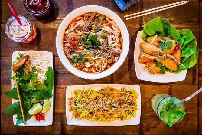 Hanoi street food tour (small group) - Green papaya salad brings a sharp opening