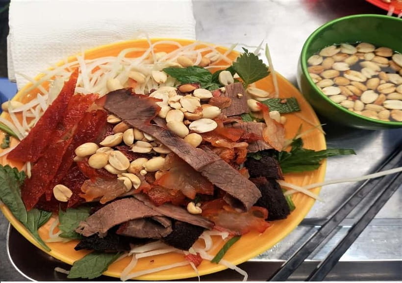 Hanoi: Street Food Tour with Train Street & Hidden Alleyways - Why this $20 tour can be a smart first evening in Hanoi