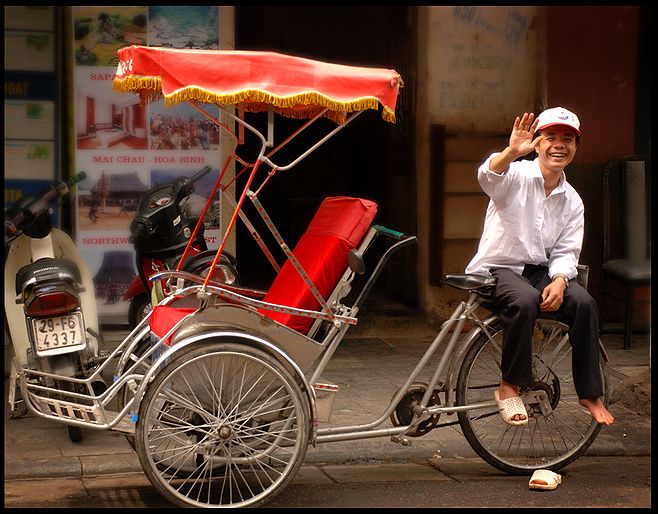 Hanoi Walking Street Food Tour & Cyclo Ride - Key points at a glance
