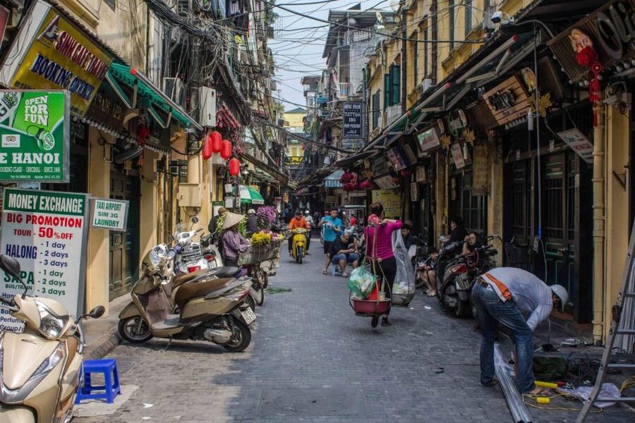 Hanoi: Walking Street Food Tour & Train Street w/Local Guide - Eating Hanoi classics, one stop at a time