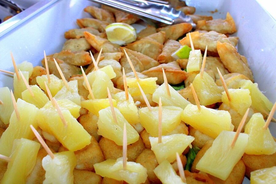 Hartbeespoort: 2-Hour Dam Cruise with South African Food - South African finger foods, with realistic expectations