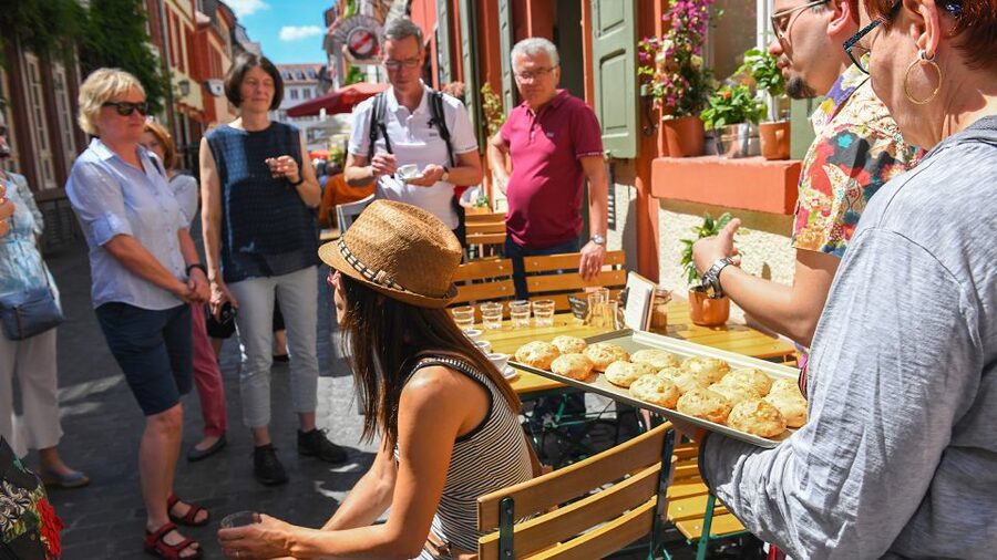 Heidelberg: Culinary city tour with delicious samples - Regional dishes first, with room for international flavors
