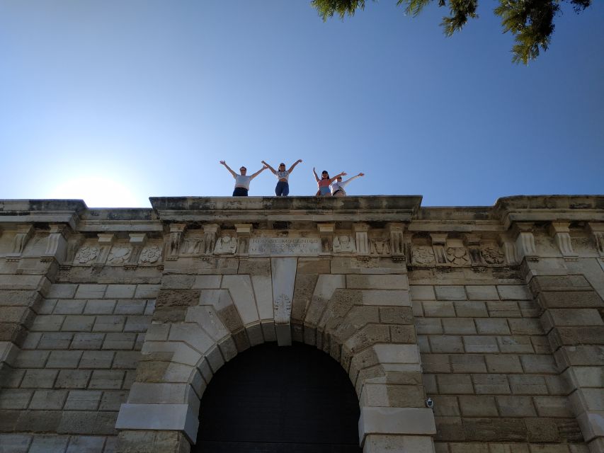 Heraklion: Ecobike Tour with Food tasting - Lions Fountain and the old city center