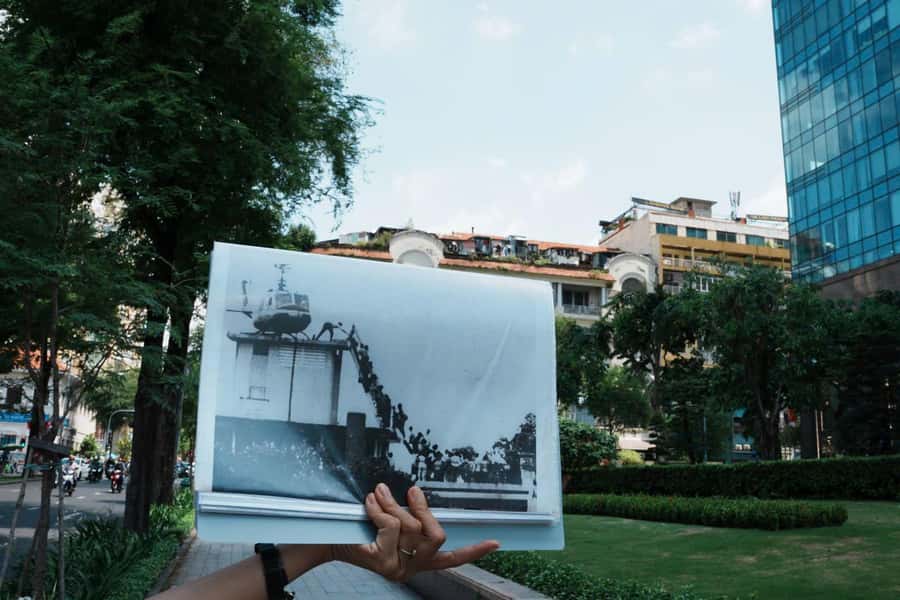Ho Chi Minh City: Downtown Walking Tour with Local - A compact introduction to Ho Chi Minh City