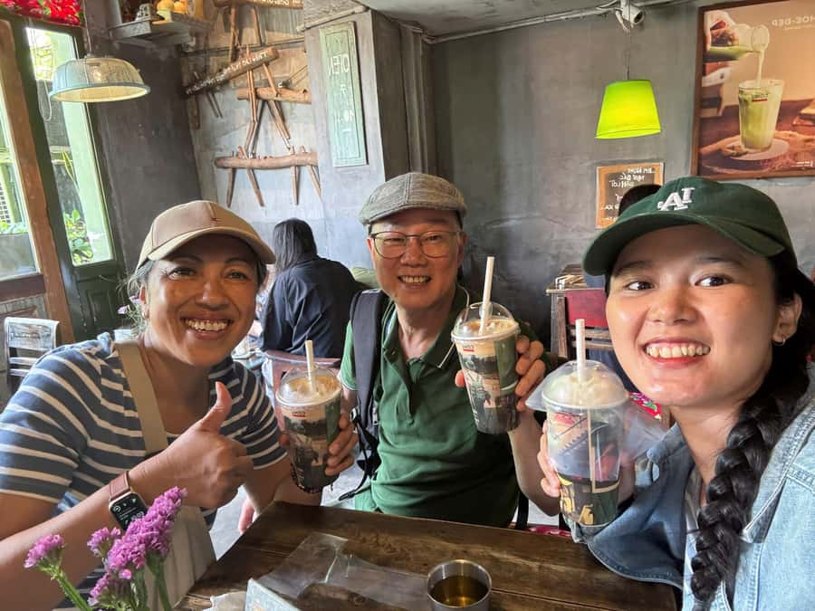 Ho Chi Minh City: Downtown Walking Tour with Local - Ho Chi Minh Statue and changing government eras