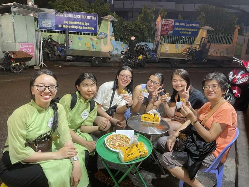 Ho Chi Minh City: Motorbike Street Food Tour - 12 Tastings - The first stops: bún thịt nướng and jasmine tea