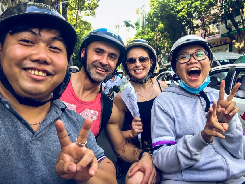 Ho Chi Minh City: Street Food and Sightseeing by Motorbike - A Chinese temple and the religions of Chinatown