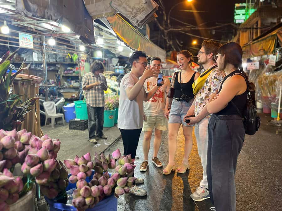 Ho Chi Minh: Local Food Tour by Scooter with Vegan Option - Bánh xèo, herbs, and the best lesson in Vietnamese table manners