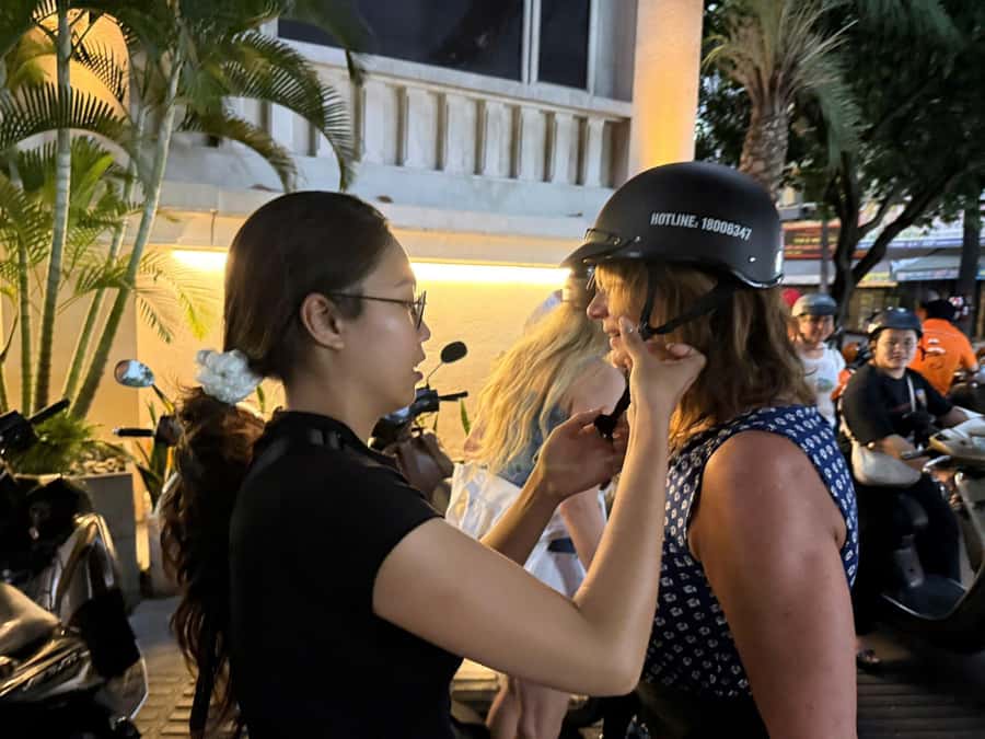 Ho Chi Minh: Local Food Tour by Scooter with Vegan Option - Drinks, dessert, and a very full finish