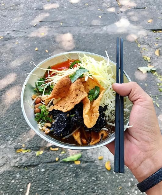 Ho Chi Minh: Original Walking Street Food Tour with Foodies - The quieter alleys are part of the meal